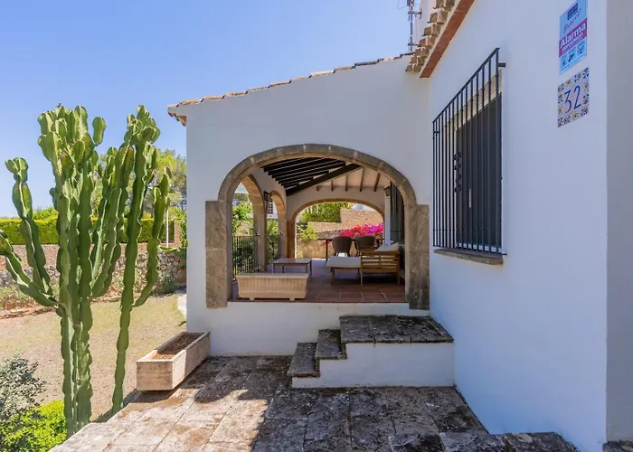 別荘 In Denia: Beachfront With Bbq