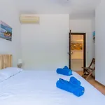 In Denia: Beachfront With Bbq Holiday home *