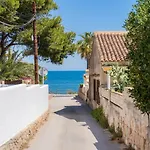 In Denia: Beachfront With Bbq Holiday home Denia