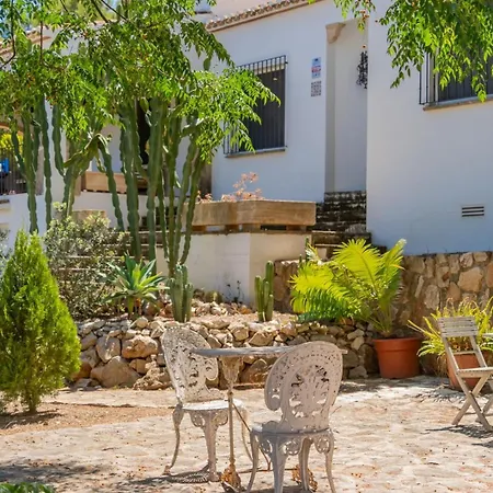 別荘 In Denia: Beachfront With Bbq *