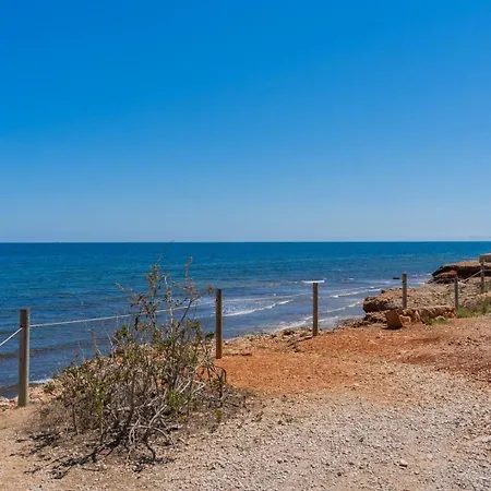 別荘 In Denia: Beachfront With Bbq デニア