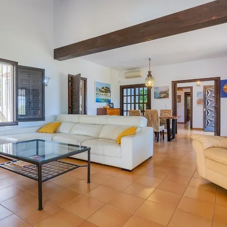 펜션 In Denia: Beachfront With Bbq *