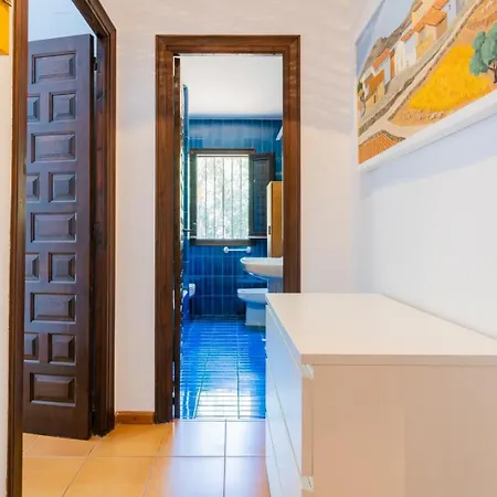 펜션 In Denia: Beachfront With Bbq 데니아