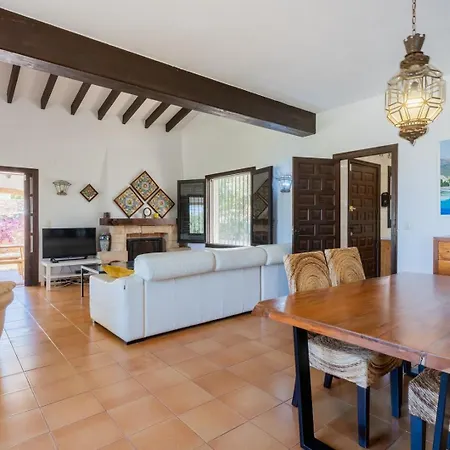 펜션 In Denia: Beachfront With Bbq