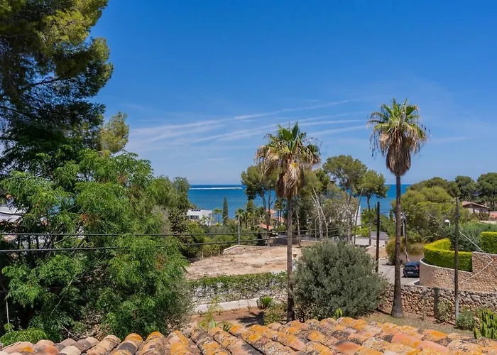Semesterbostad In Denia: Beachfront With Bbq Denia