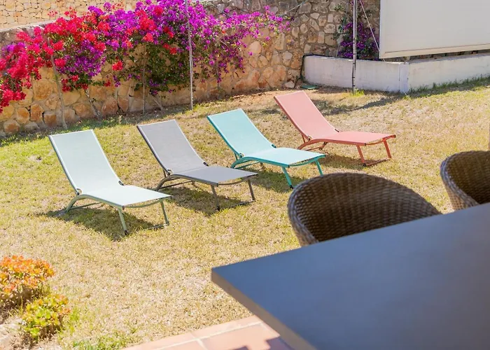 In Denia: Beachfront With Bbq Semesterbostad