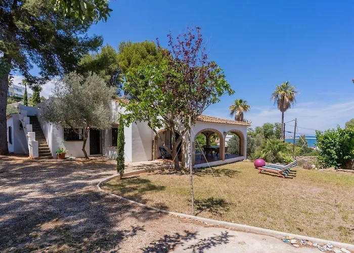 In Denia: Beachfront With Bbq 度假居