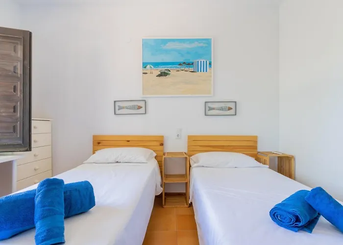 In Denia: Beachfront With Bbq Semesterbostad *