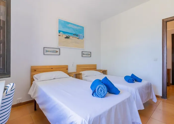 In Denia: Beachfront With Bbq Semesterbostad