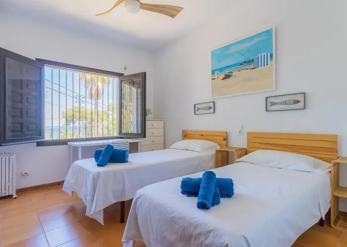 度假居 In Denia: Beachfront With Bbq 德尼亚