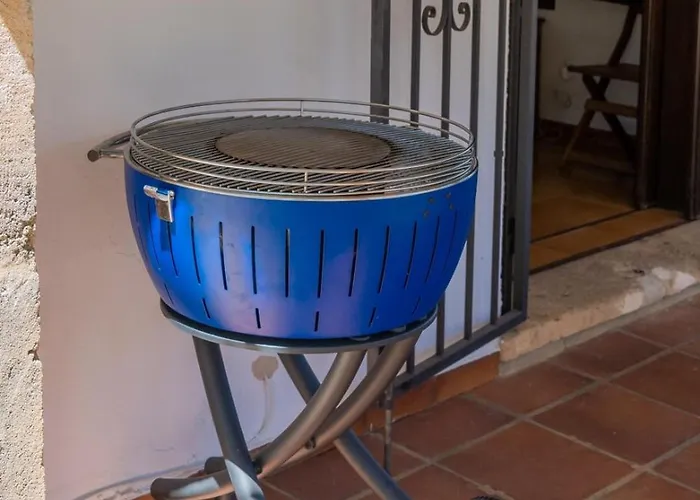 In Denia: Beachfront With Bbq 度假居 *