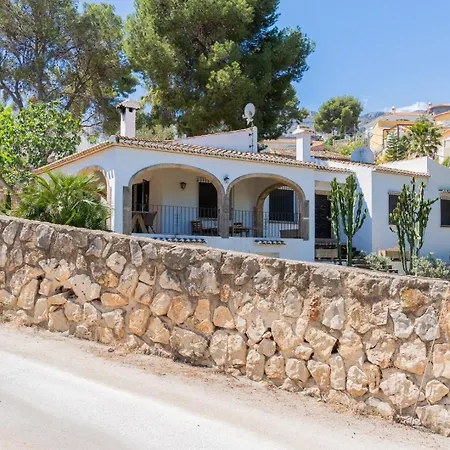 بيت للعطل In Denia: Beachfront With Bbq دينايا