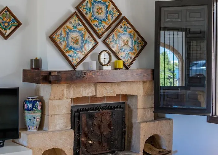 בית נופש In Denia: Beachfront With Bbq