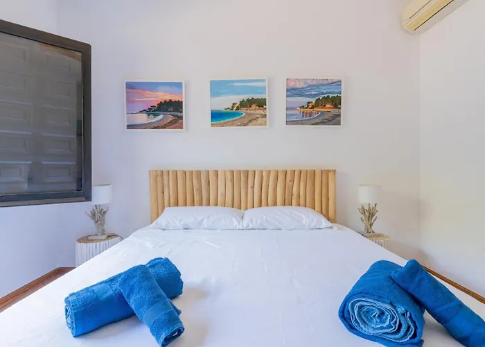 In Denia: Beachfront With Bbq