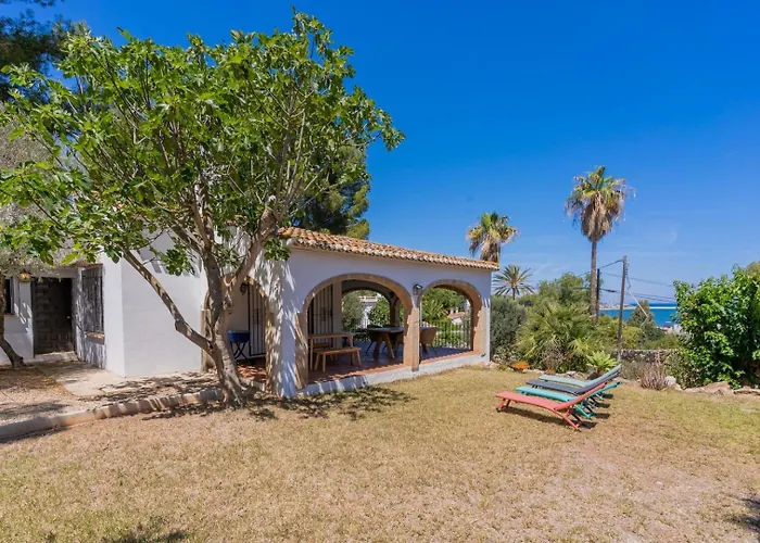 בית נופש In Denia: Beachfront With Bbq