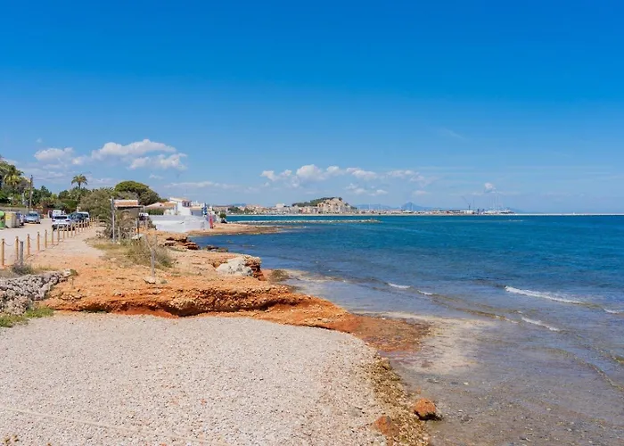 בית נופש In Denia: Beachfront With Bbq