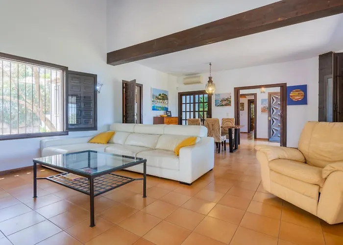 בית נופש In Denia: Beachfront With Bbq *