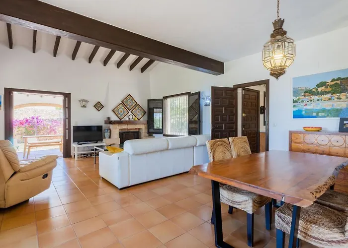 בית נופש In Denia: Beachfront With Bbq